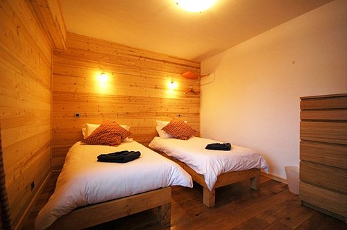 Flexible bedroom with balcony