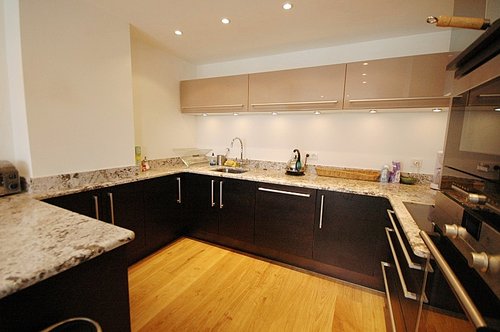 Spacious, well-equipped kitchen