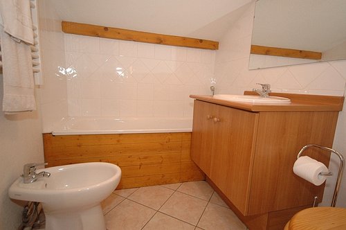 Main bathroom