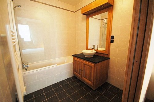 Flexible bedroom's ensuite (separate WC)