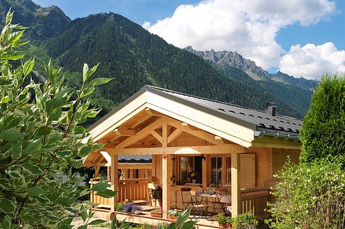 Terrace with mountain views