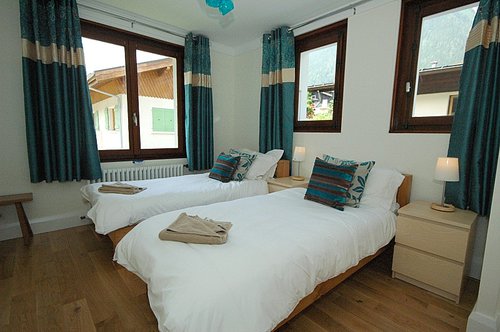 First floor flexible ensuite bedroom (twin or double)