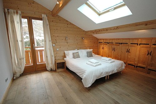 Master bedroom leading onto the balcony (can be twin or double)