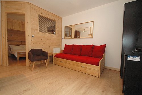 Sofa with pull-out single bed