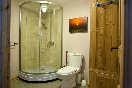 *Independant apartment*- shower room