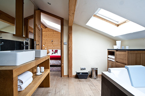 Ensuite bath/shower room to the master bedroom