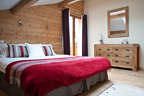 Bedroom 2 leading onto balcony (can be twin or double)