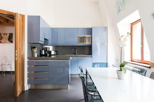 The fully equipped modern kitchen in the apartment