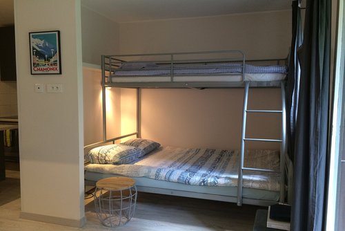 Bunk bed sleeping for 3 people