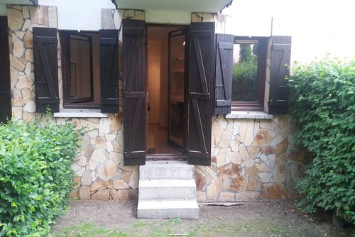 Entrance directly from the garden