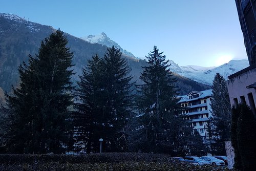 2 minutes from the Aiguille du Midi cable car