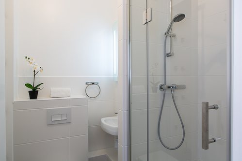 Bedroom 1's ensuite shower room