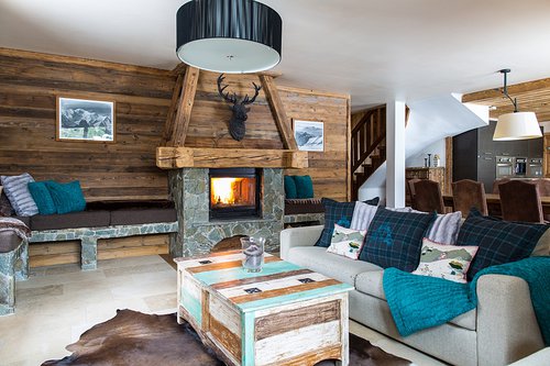 Traditional chalet features