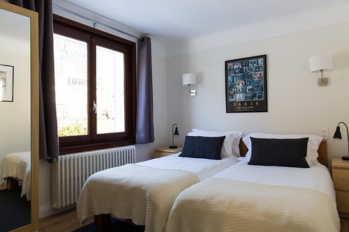 All 5 bedrooms can be double or twin