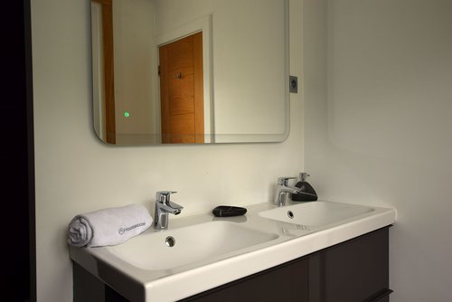 Twin basins in master ensuite