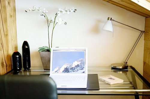 The desk space in the chalet
