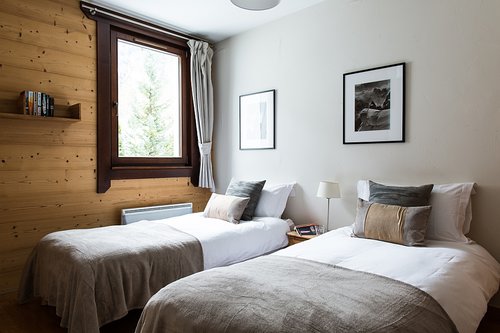 Twin bedroom