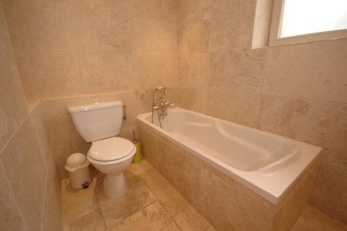 The separate bathroom in the chalet