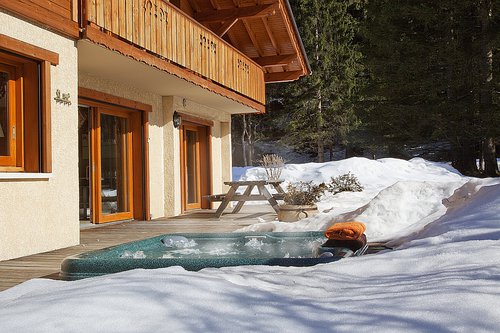 Sunken hot tub in the deck