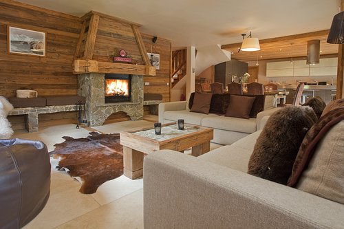 Charming interior with alpine features