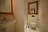 Shower room (1st floor)
