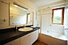 Bathroom (ground floor)