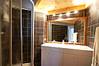 Bathroom, Bouton d'Or