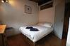 Bedroom, Bouton d'Or