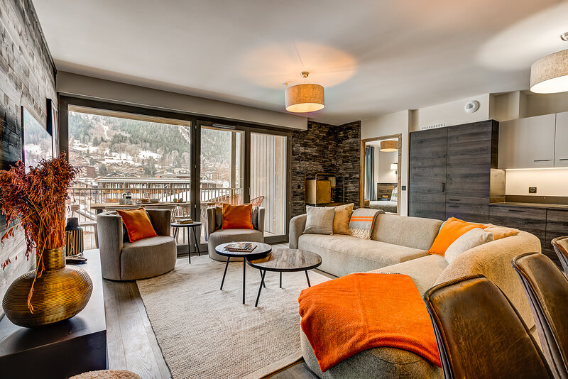 Luxurious lounge area | Salon luxueux