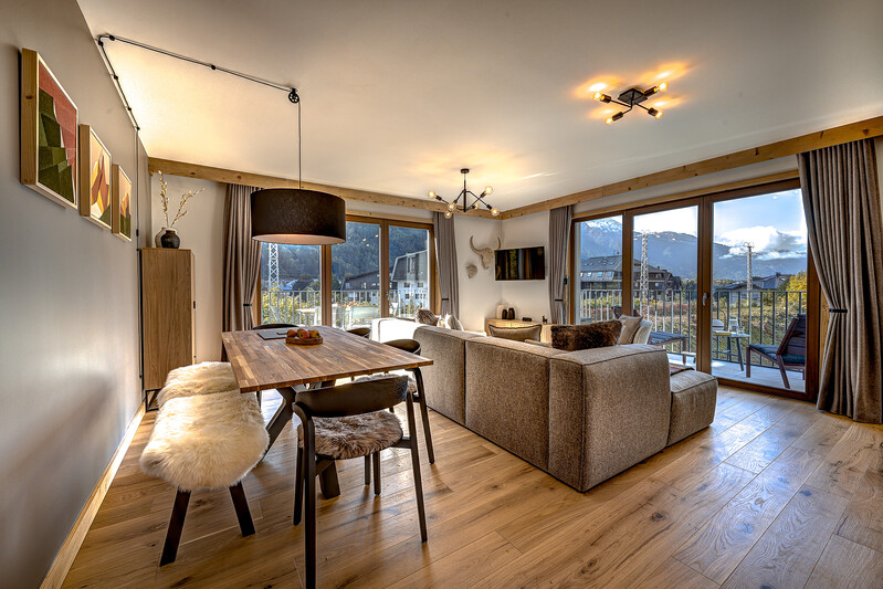 Dual aspect with 2 balconies |Double exposition avec 2 balcons 